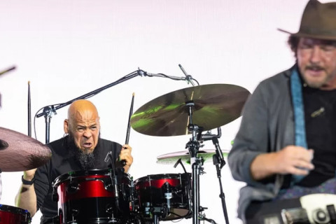 Pearl Jam aparentemente revela a su nuevo baterista en un concierto sorpresa en el Ohana Fest (Ver Videos)