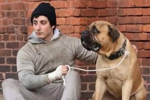 Sylvester Stallone celebra el primer tráiler de I Play Rocky, la película sobre los inicios de su carrera. (Ver Video)