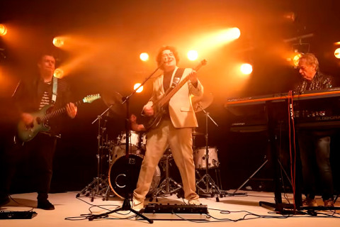 Los históricos Asia anuncian su decimocuarto disco de estudio, "Indigo", y estrenan el single "Traveller (Into the Light)": "Conserva el mismo espíritu que "Asia" y "Alpha""