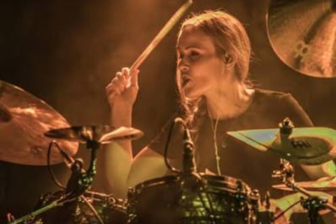 La baterista de Rush , Anika Nilles, detalló su régimen de preparación para la gira de reunión "Fifty Something" de la banda