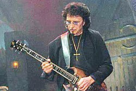 Pocas personas han cambiado la historia de la música de una forma tan profunda como Tony Iommi.
